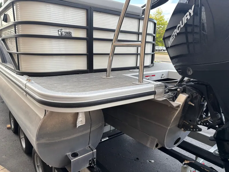 Slide: The Image of Bennington L23 2022 - 4