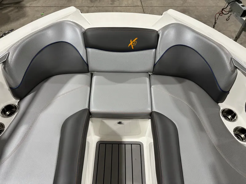 Slide: The Image of MasterCraft X2 2016 - 17