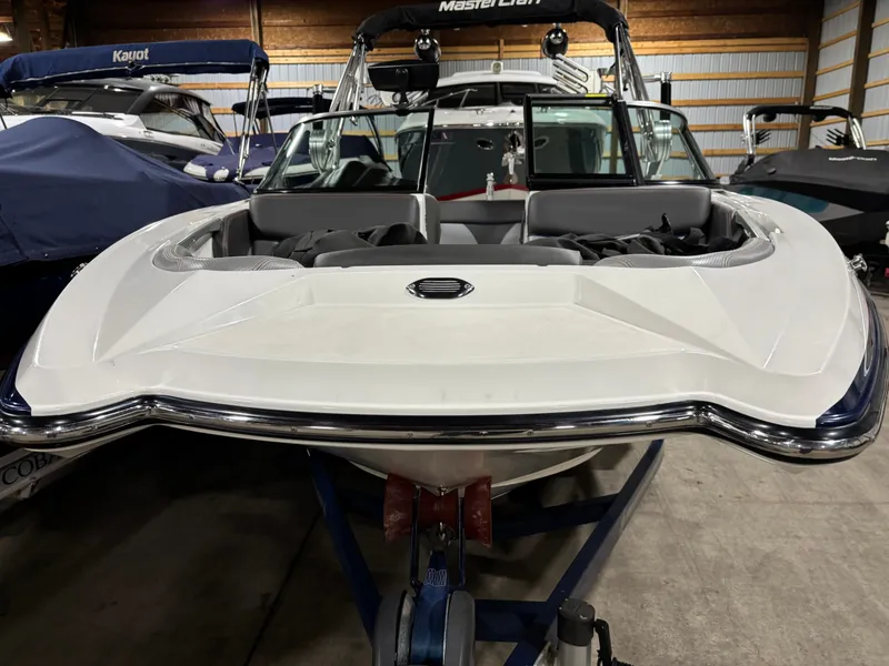 Slide: The Image of MasterCraft X2 2016 - 21