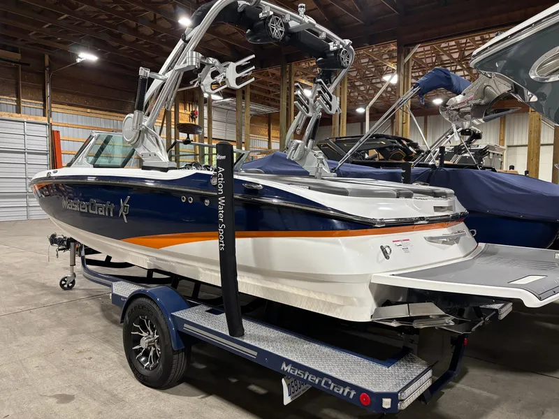 Slide: The Image of MasterCraft X2 2016 - 25