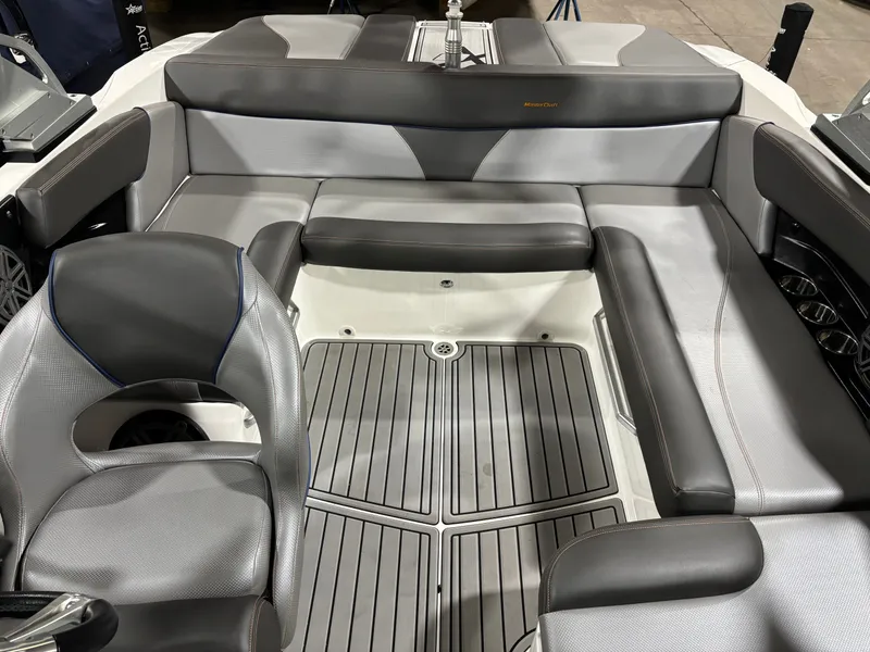 Slide: The Image of MasterCraft X2 2016 - 7