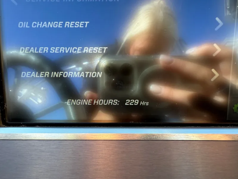 Slide: The Image of MasterCraft XT22 2019 - 26