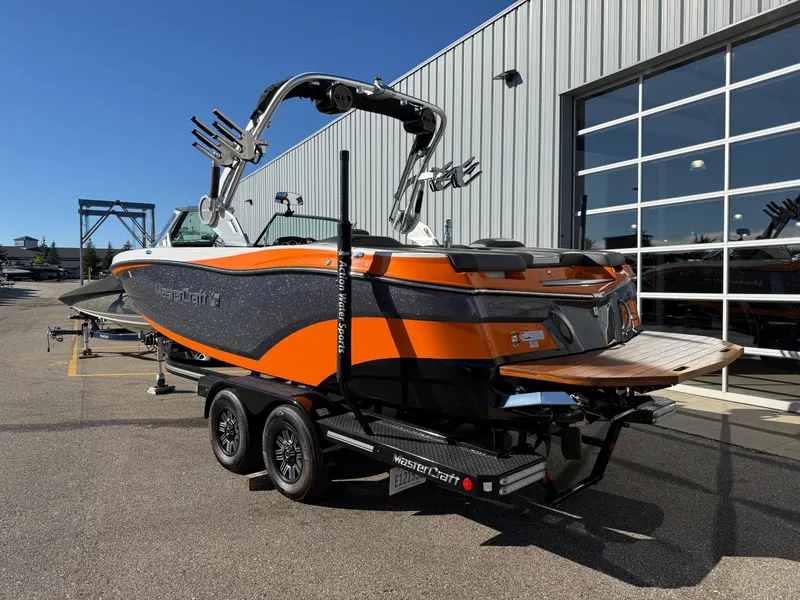 Slide: The Image of MasterCraft XT22 2019 - 3