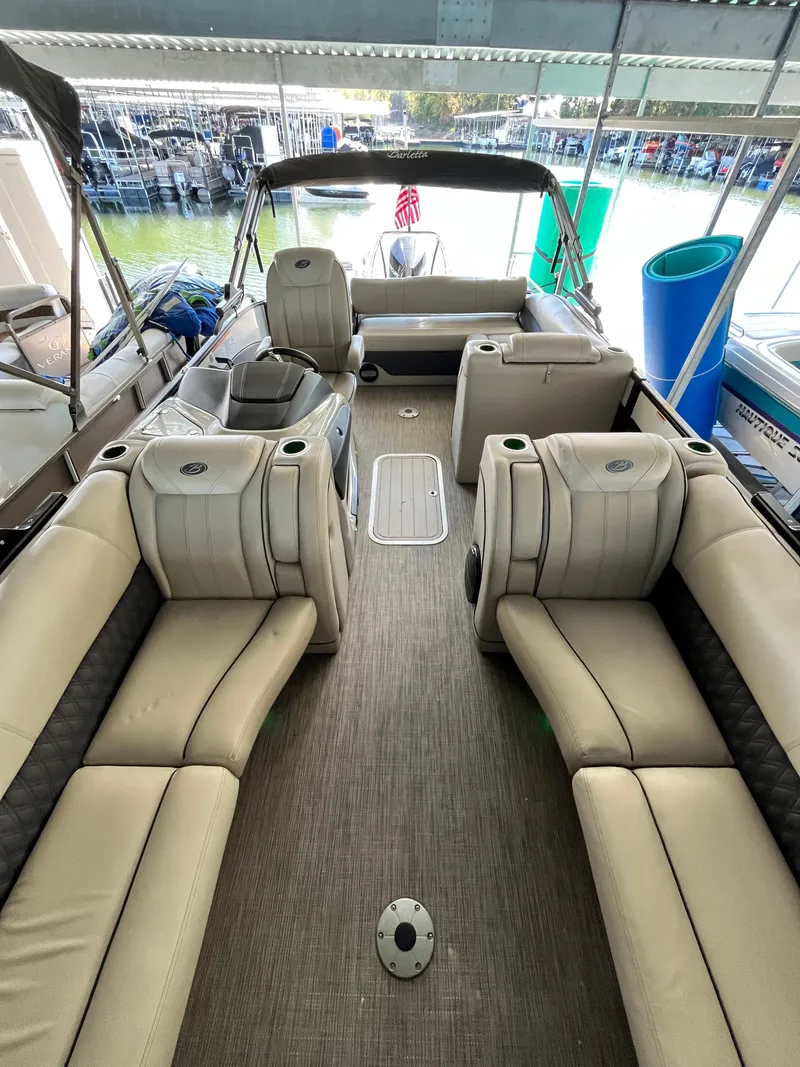 Slide: The Image of Barletta L25U 2019 - 11