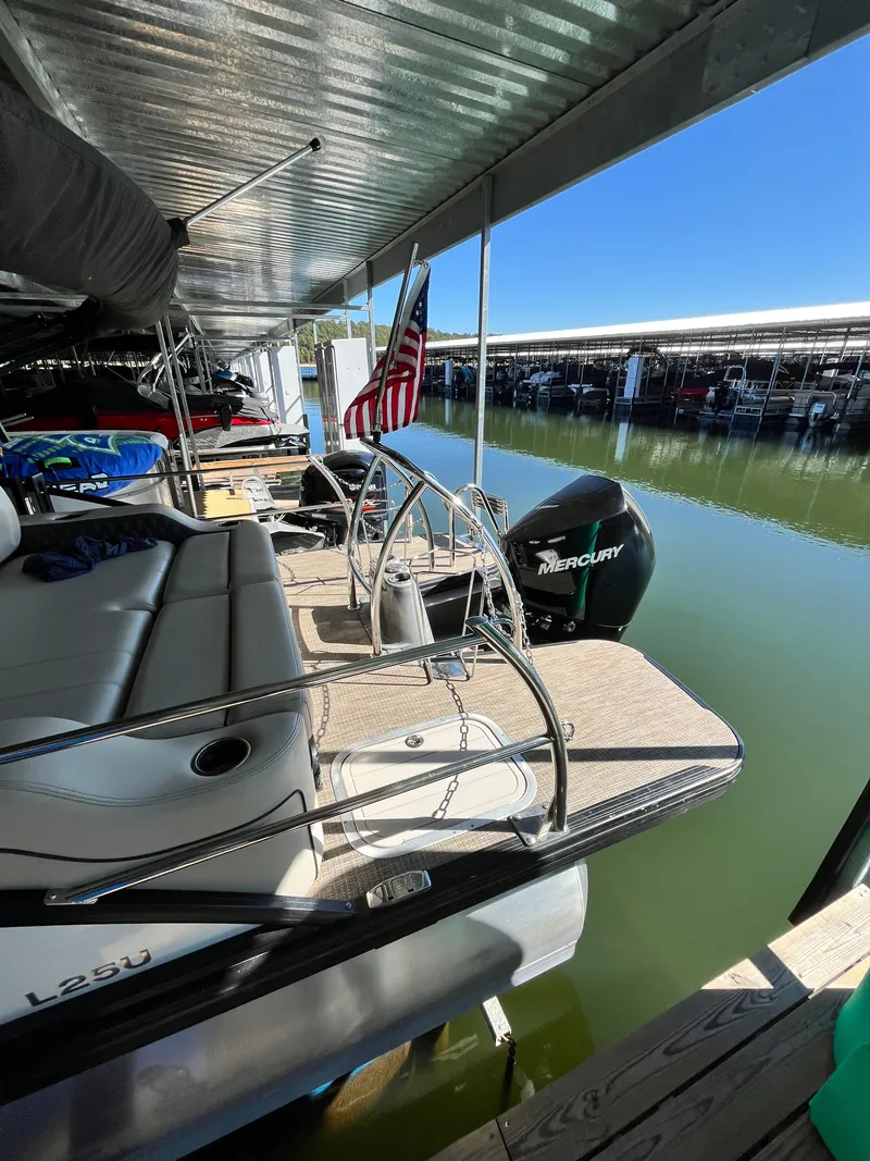 Slide: The Image of Barletta L25U 2019 - 4