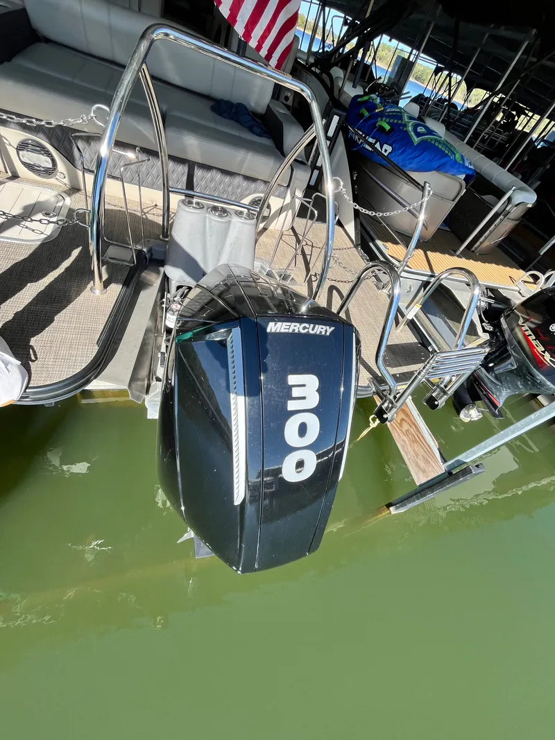 Slide: The Image of Barletta L25U 2019 - 5