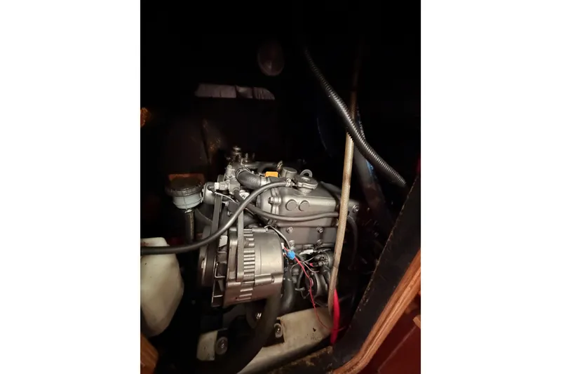Slide: The Image of Engine compartment of 2003 Beneteau Oceanis Clipper 473 sailboat. - 67