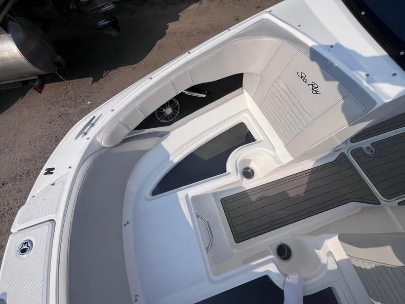 Slide: The Image of Sea Ray SPX 190 Outboard 2023 - 14