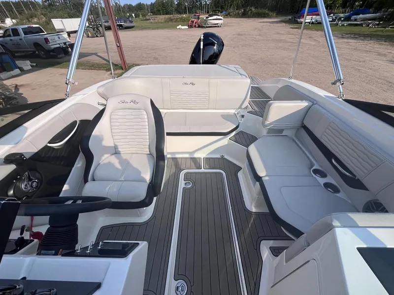 Slide: The Image of Sea Ray SPX 190 Outboard 2023 - 19