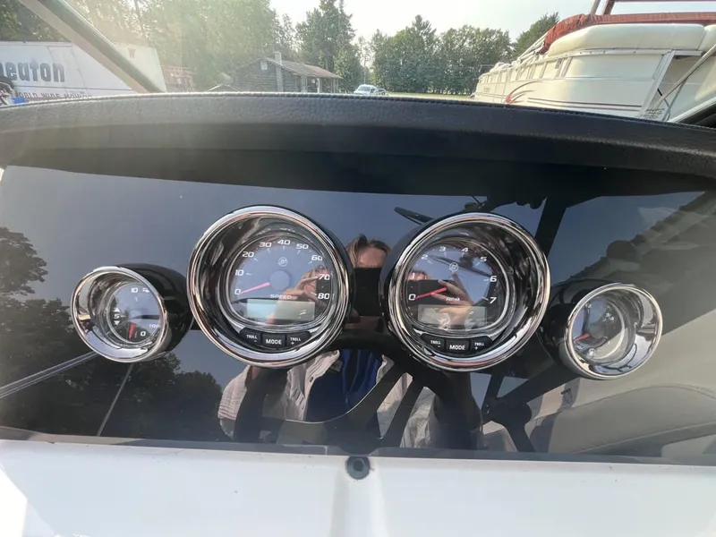 Slide: The Image of Sea Ray SPX 190 Outboard 2023 - 23