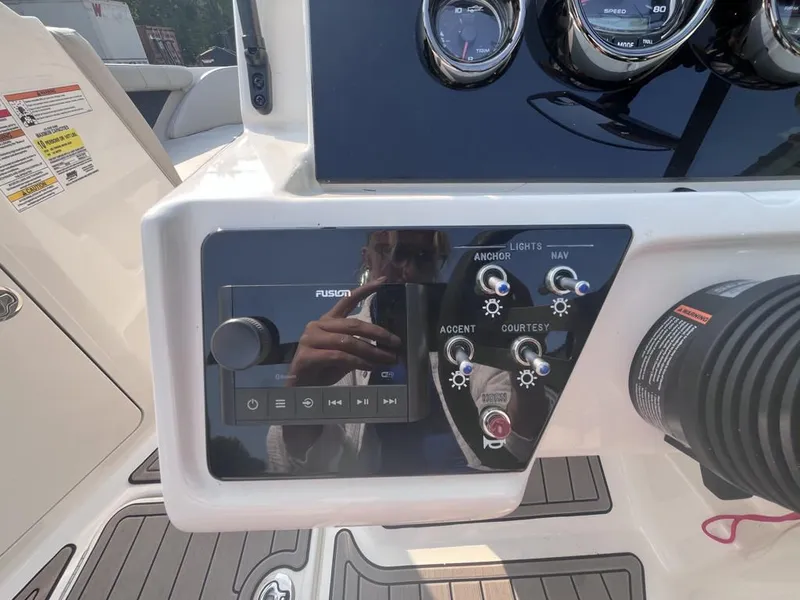 Slide: The Image of Sea Ray SPX 190 Outboard 2023 - 24