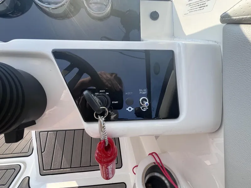 Slide: The Image of Sea Ray SPX 190 Outboard 2023 - 25