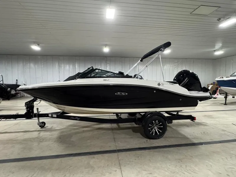 Slide: The Image of Sea Ray SPX 190 Outboard 2023 - 49