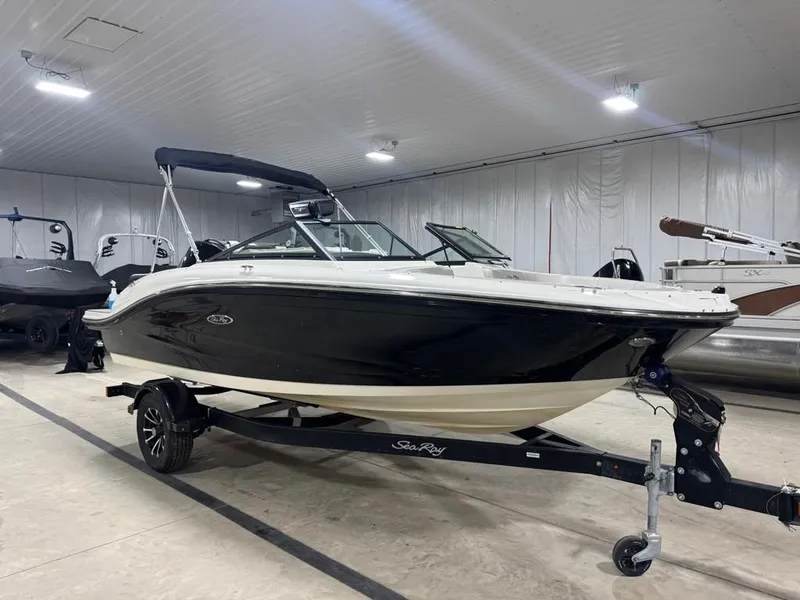 Slide: The Image of Sea Ray SPX 190 Outboard 2023 - 52