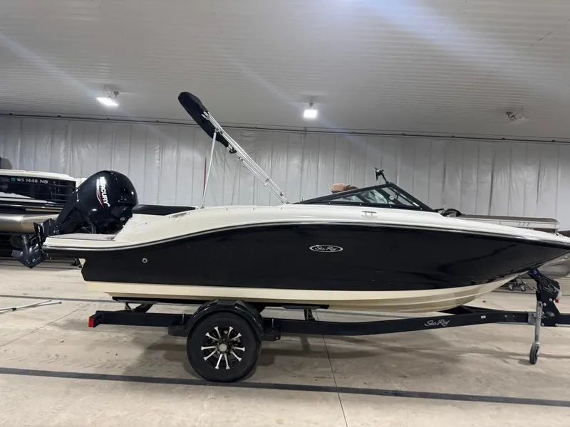 Slide: The Image of Sea Ray SPX 190 Outboard 2023 - 53