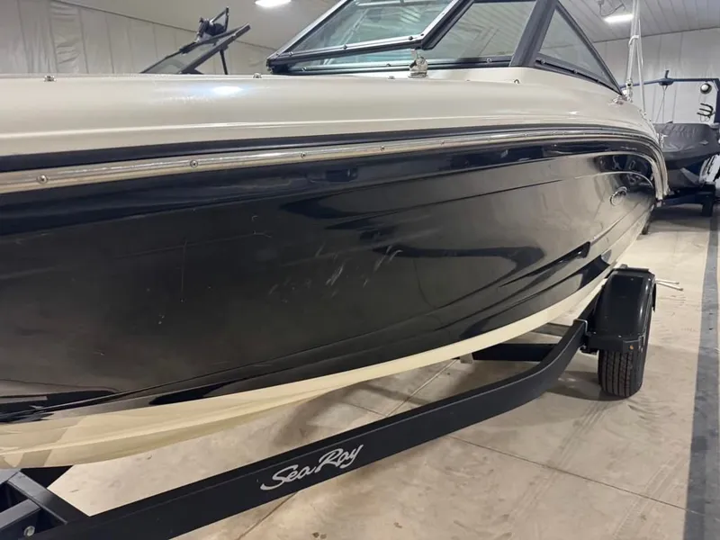 Slide: The Image of Sea Ray SPX 190 Outboard 2023 - 60