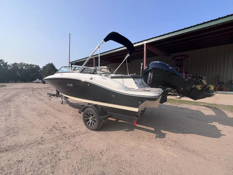 Slide: The Image of Sea Ray SPX 190 Outboard 2023 - 7