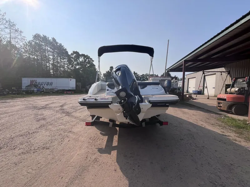 Slide: The Image of Sea Ray SPX 190 Outboard 2023 - 8