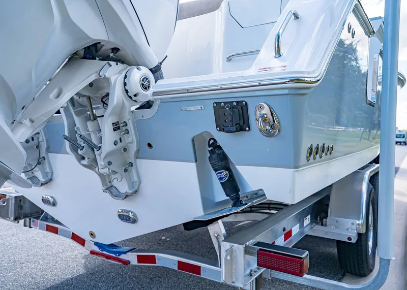 Slide: The Image of Sea Hunt Ultra 285 CB 2026 - 5