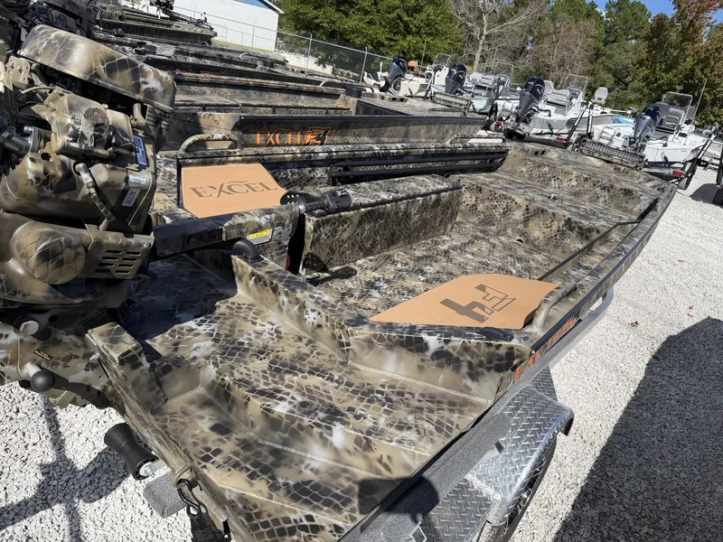 Slide: The Image of Excel Shallow Water F4 175 PRO 2026 - 4