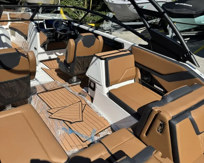 Slide: The Image of Yamaha 252SD 2026 - 16