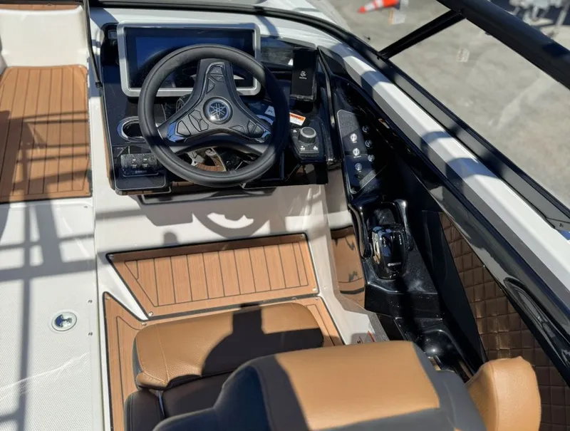 Slide: The Image of Yamaha 252SD 2026 - 19