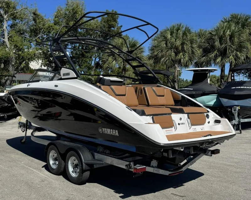 Slide: The Image of Yamaha 252SD 2026 - 3