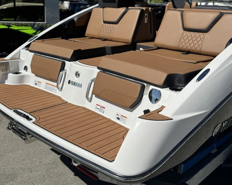 Slide: The Image of Yamaha 252SD 2026 - 9