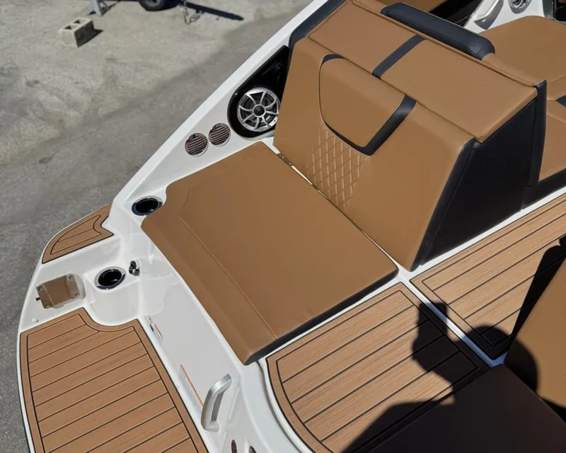 Slide: The Image of Yamaha 222SE 2026 - 11