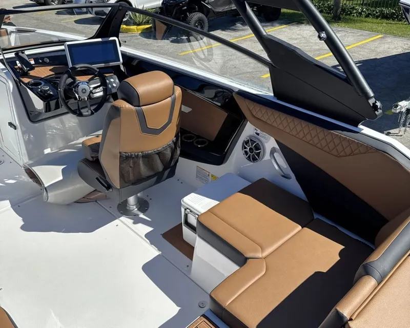 Slide: The Image of Yamaha 222SE 2026 - 17