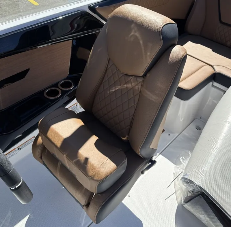 Slide: The Image of Yamaha 222SE 2026 - 22