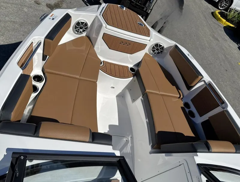 Slide: The Image of Yamaha 222SE 2026 - 25