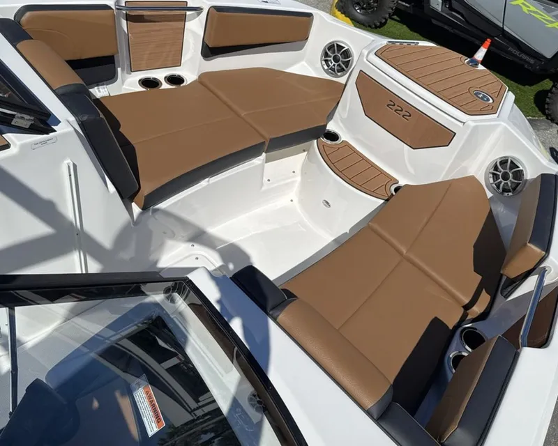 Slide: The Image of Yamaha 222SE 2026 - 26