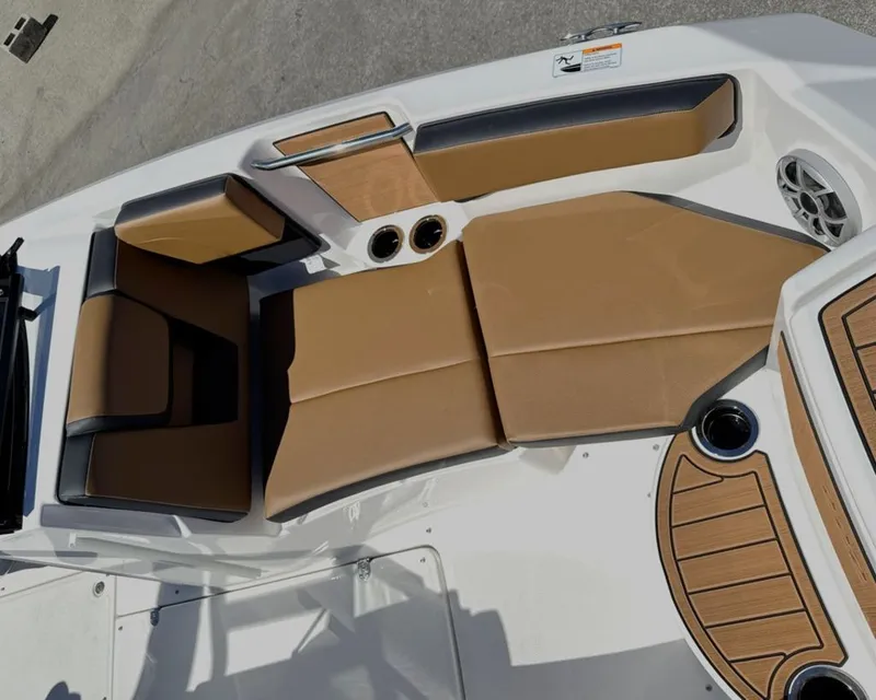 Slide: The Image of Yamaha 222SE 2026 - 27