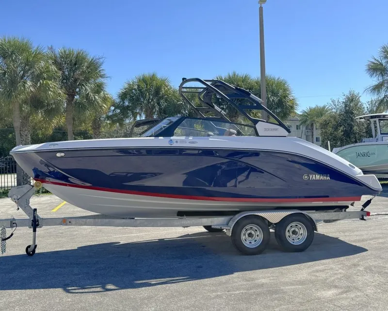 Slide: The Image of Yamaha 222SE 2026 - 4