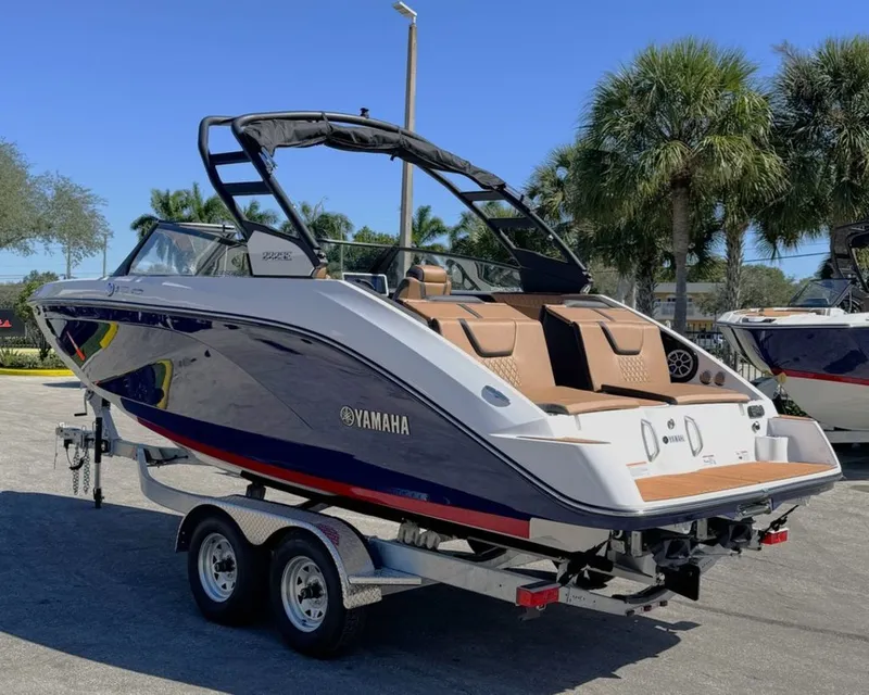 Slide: The Image of Yamaha 222SE 2026 - 5