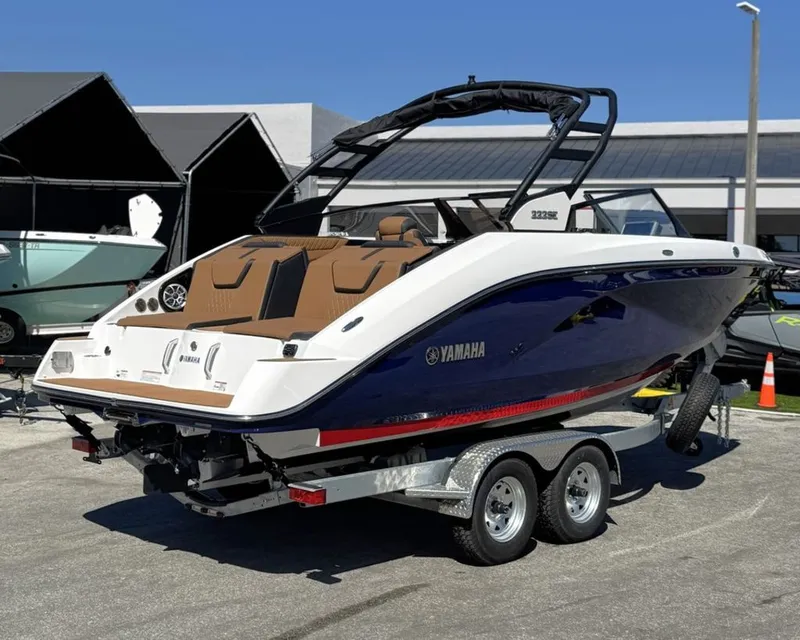 Slide: The Image of Yamaha 222SE 2026 - 7