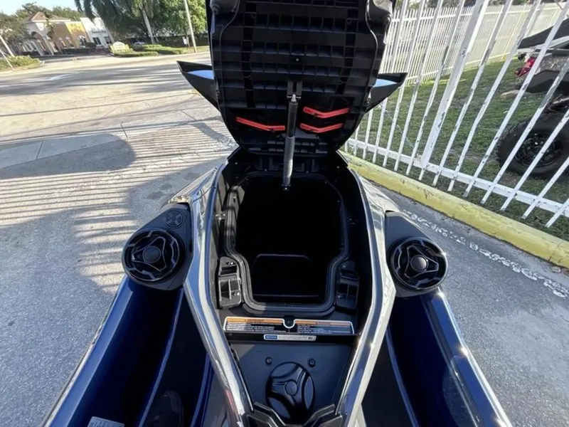 Slide: The Image of Sea-Doo GTX 300 2026 - 5