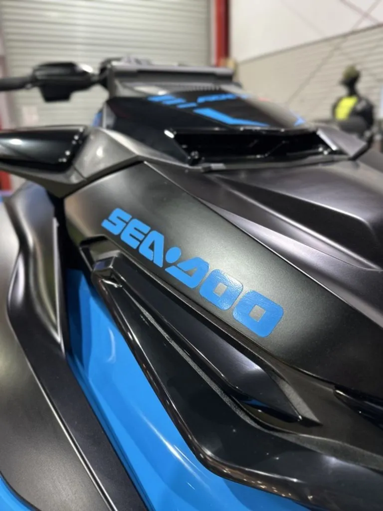 Slide: The Image of Sea-Doo RXT-X™ 325 Gulfstream Blue Premium 2026 - 15
