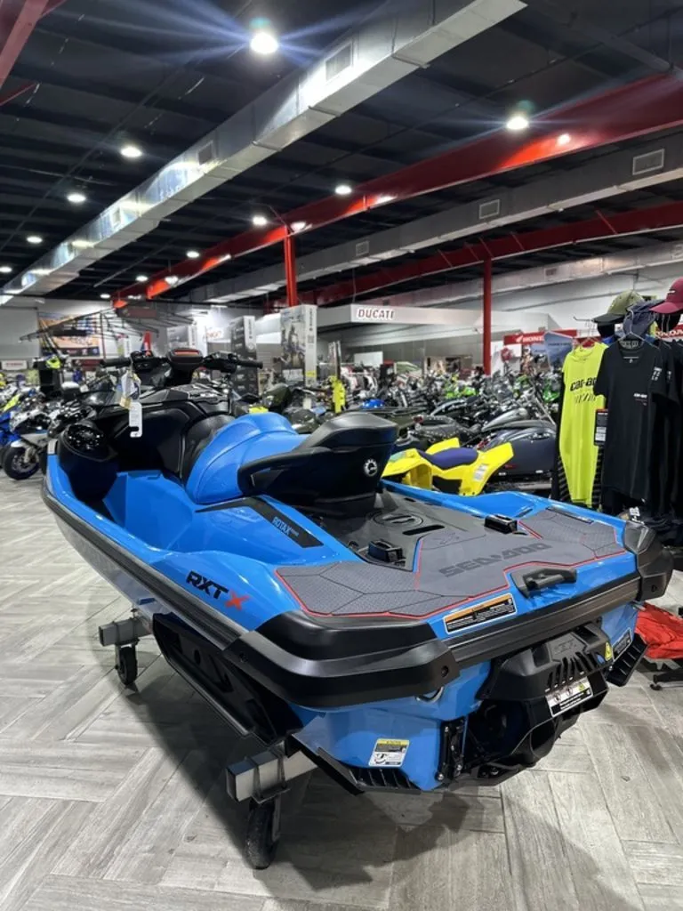 Slide: The Image of Sea-Doo RXT-X™ 325 Gulfstream Blue Premium 2026 - 3