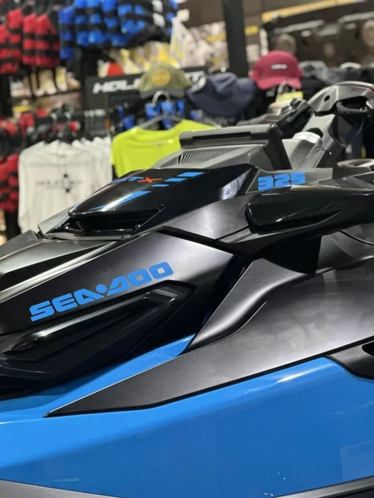 Slide: The Image of Sea-Doo RXT-X™ 325 Gulfstream Blue Premium 2026 - 4