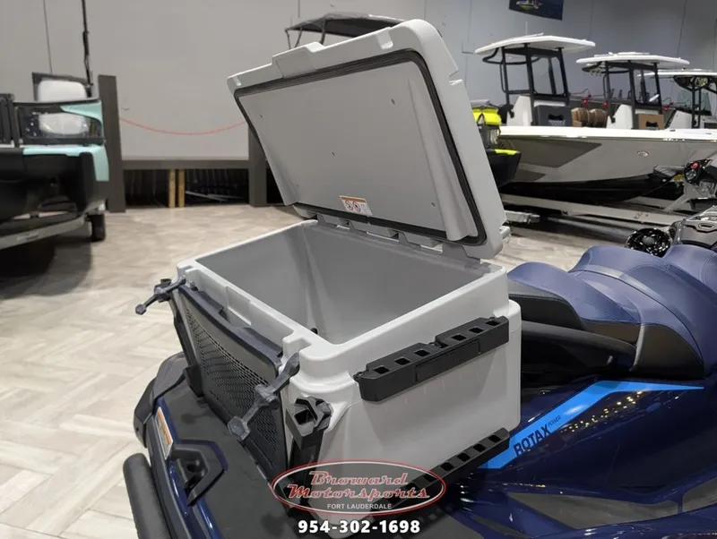 Slide: The Image of Sea-Doo GTX 300 2026 - 10