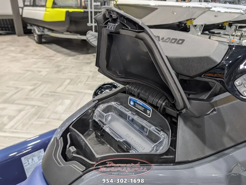 Slide: The Image of Sea-Doo GTX 300 2026 - 16