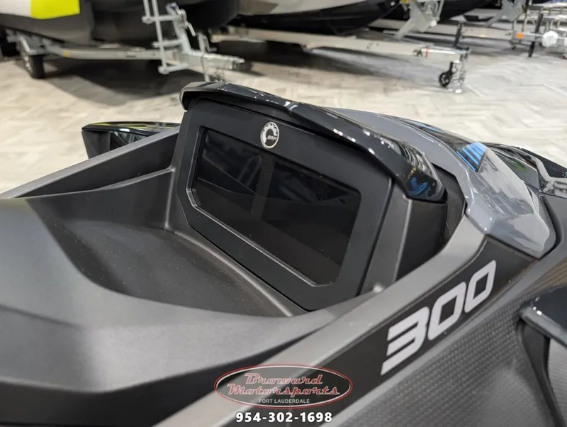 Slide: The Image of Sea-Doo GTX 300 2026 - 17