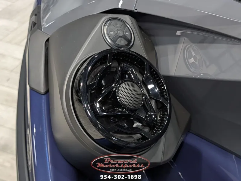 Slide: The Image of Sea-Doo GTX 300 2026 - 20