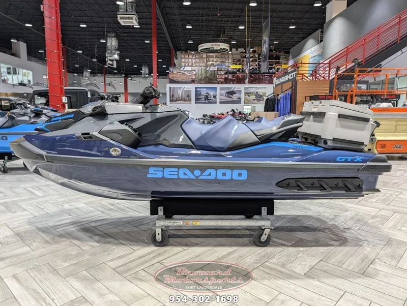 Slide: The Image of Sea-Doo GTX 300 2026 - 4