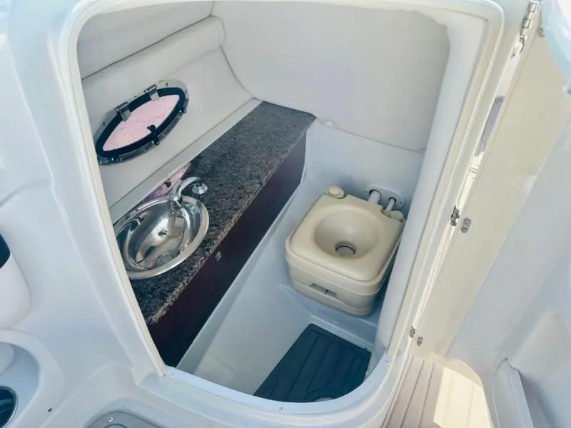 Slide: The Image of Crownline Boats E24XS 2018 - 14