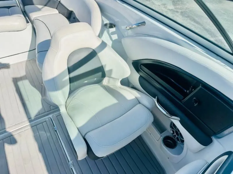 Slide: The Image of Crownline Boats E24XS 2018 - 17