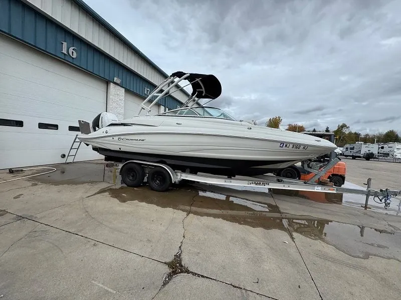 Slide: The Image of Crownline Boats E24XS 2018 - 3