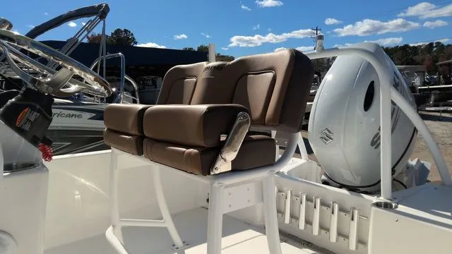 Slide: The Image of Sea Pro 202 Center Console 2026 - 4